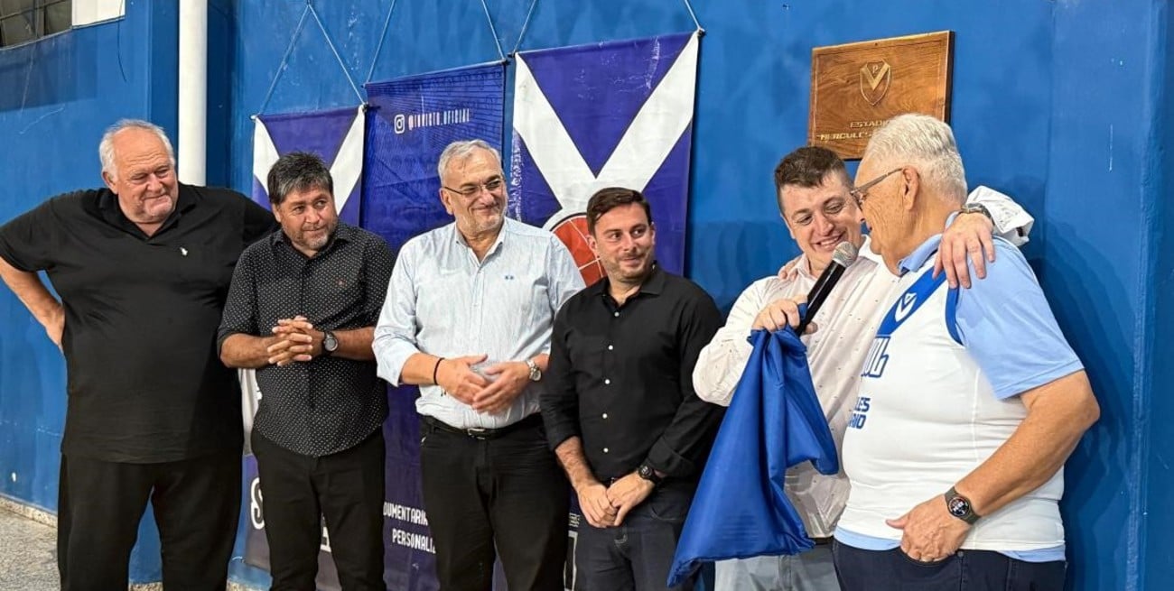 Calvo en el nombramiento del Estadio Cubierto del Club Peñarol de Rafaela