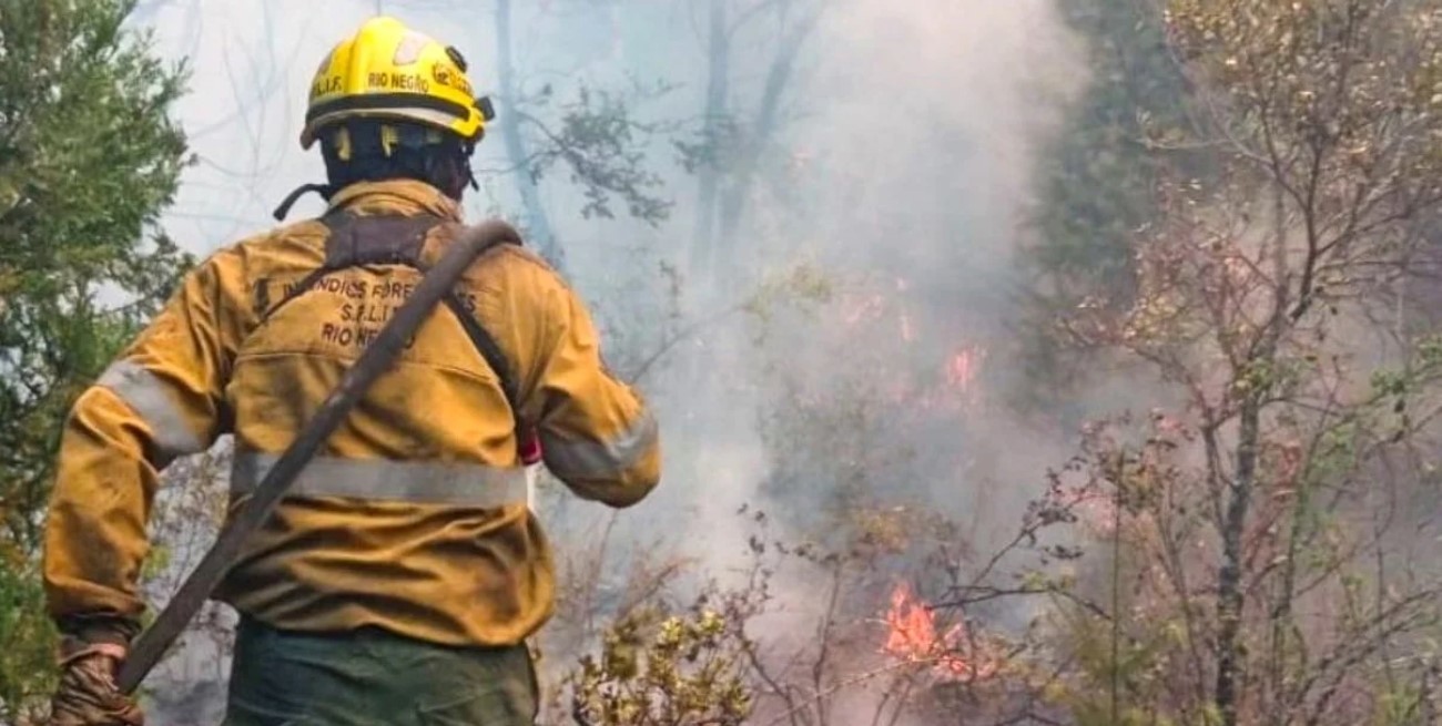 Epuyén: controlaron el 80% del incendio y sigue el monitoreo en la zona
