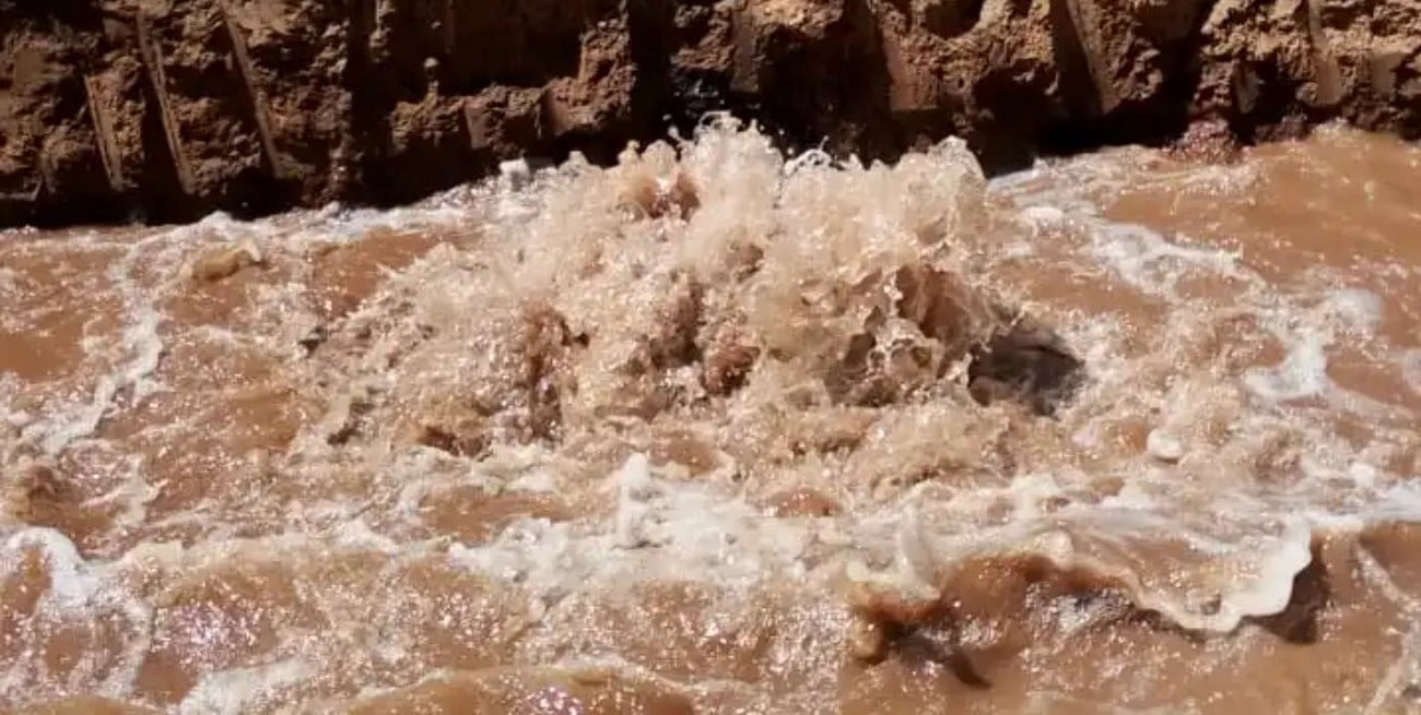 Accidente en obras causa interrupción del suministro de agua en Venado Tuerto