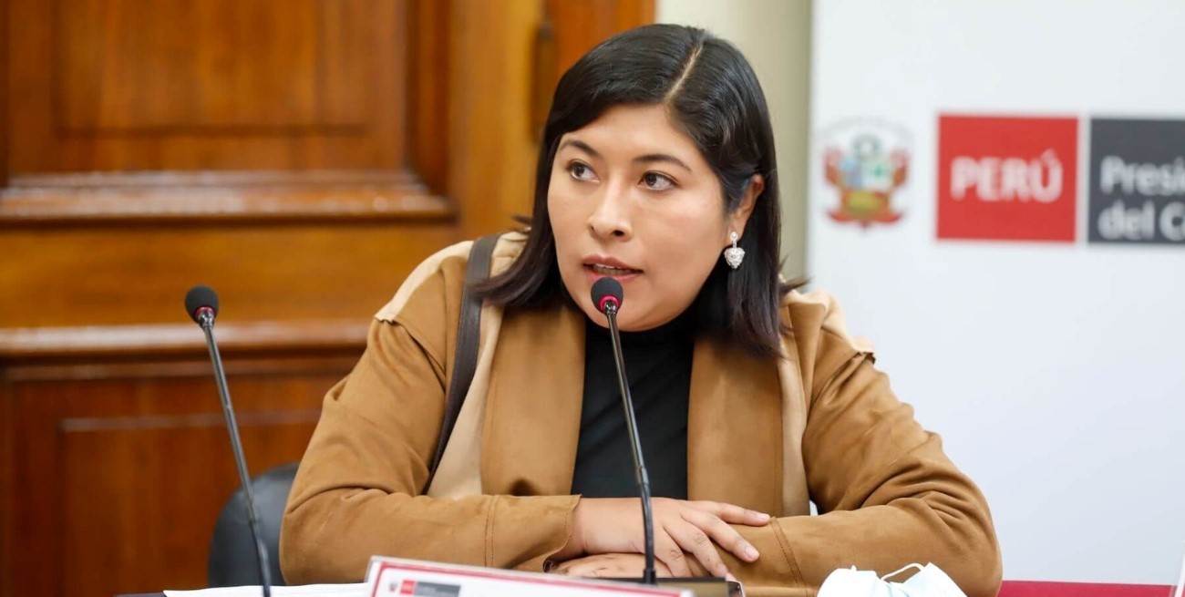 Perú ordenó la captura internacional de la ex primera ministra Betssy Chávez