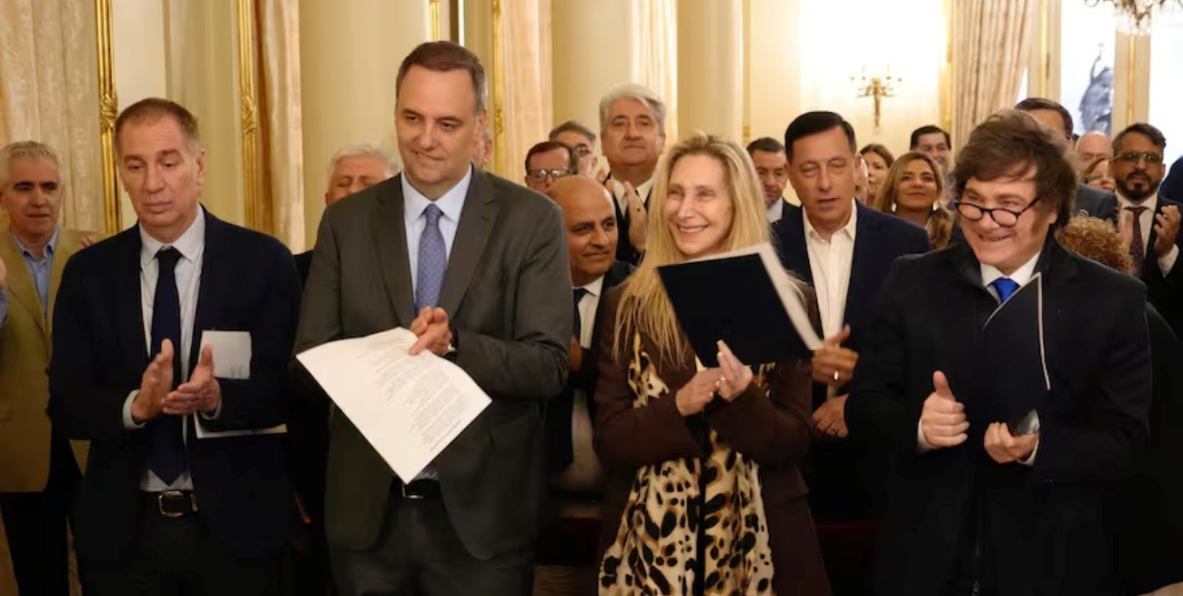 Karina, Adorni y Santilli encabezan el trato con los gobernadores mientras Milei vuelve al ruedo internacional