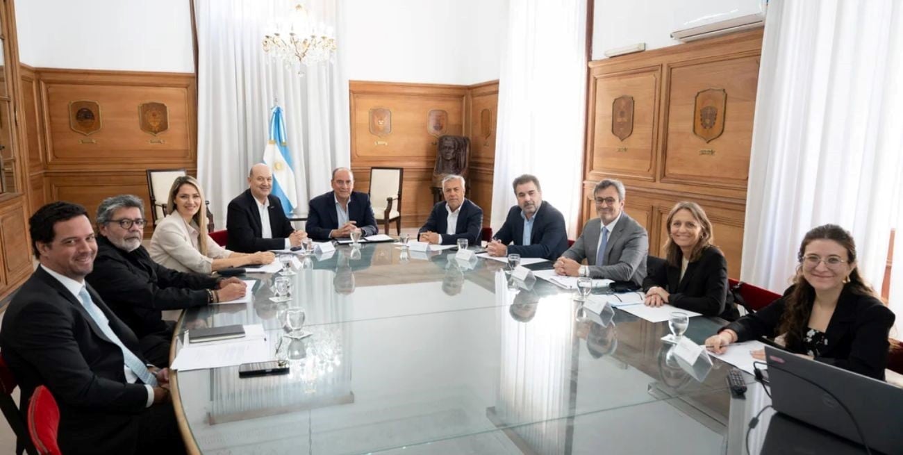 La reforma laboral domina la agenda en el cierre del Consejo de Mayo