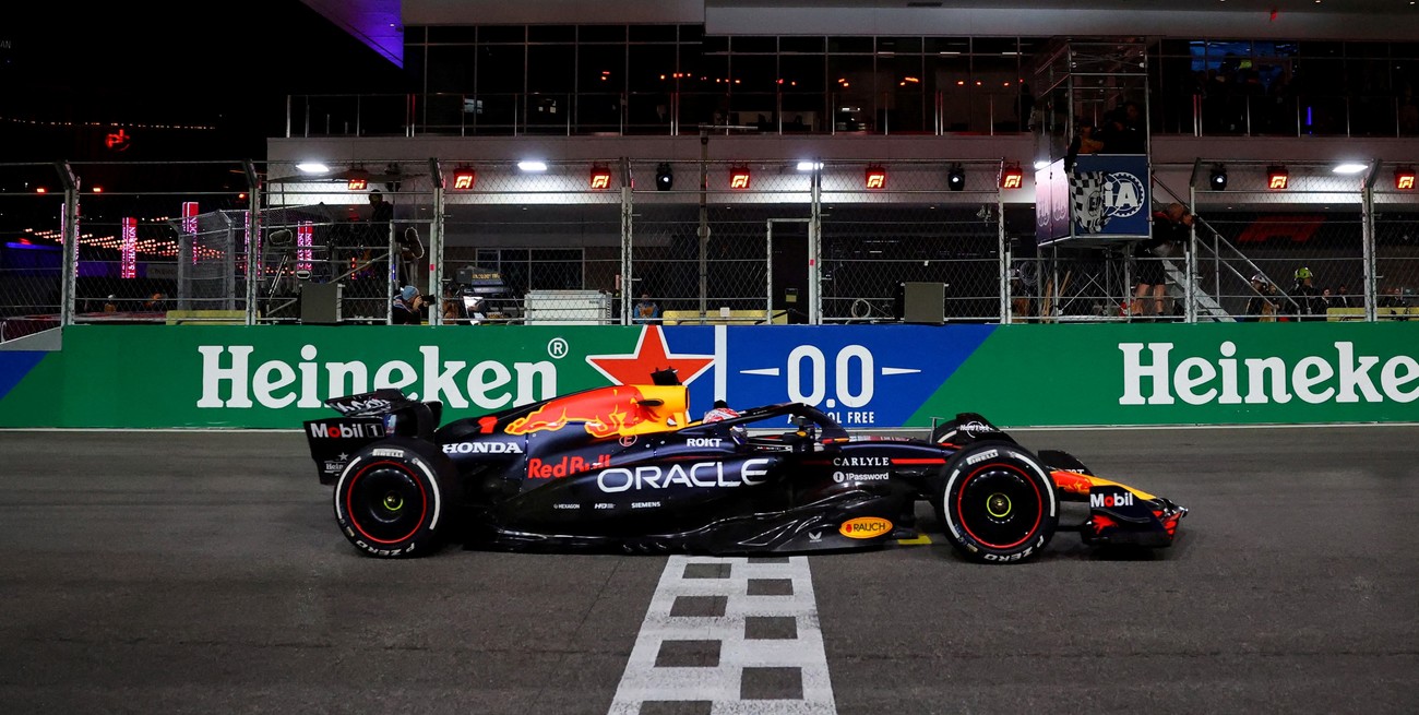 GP Las Vegas: ganó Verstappen, descalificaron a los dos McClaren y Colapinto terminó 15°