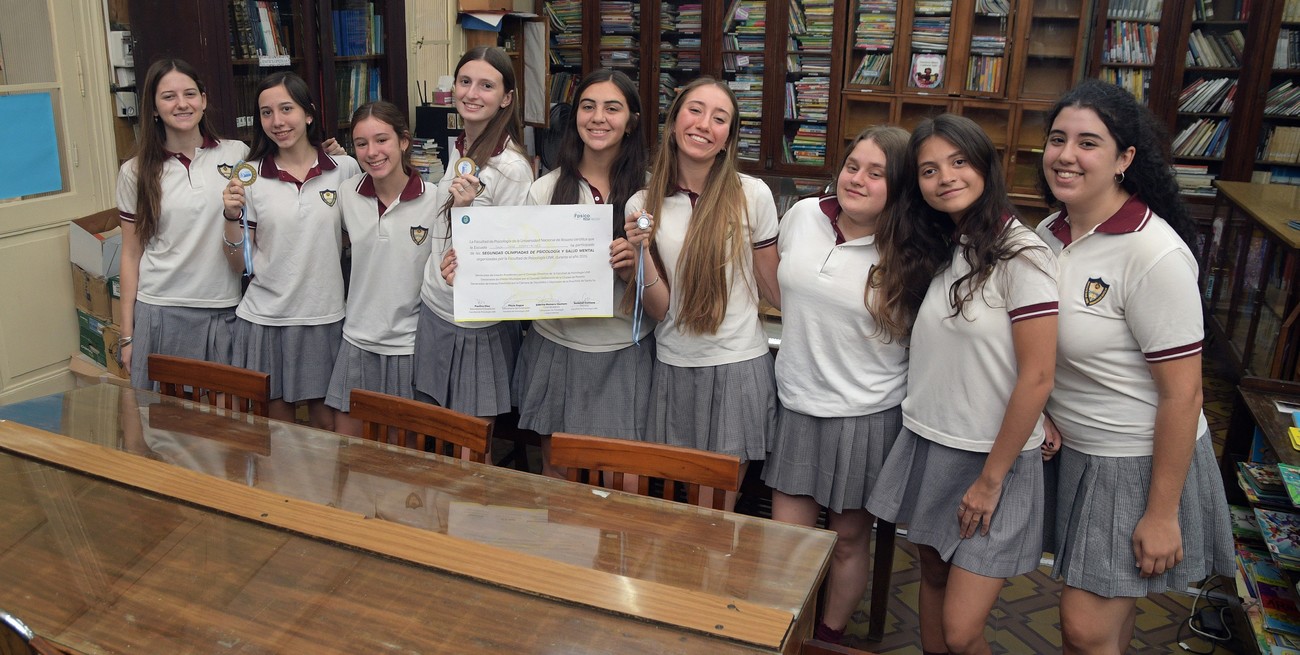 Psicología suma su propia olimpíada y alumnas de Adoratrices brillaron con el oro