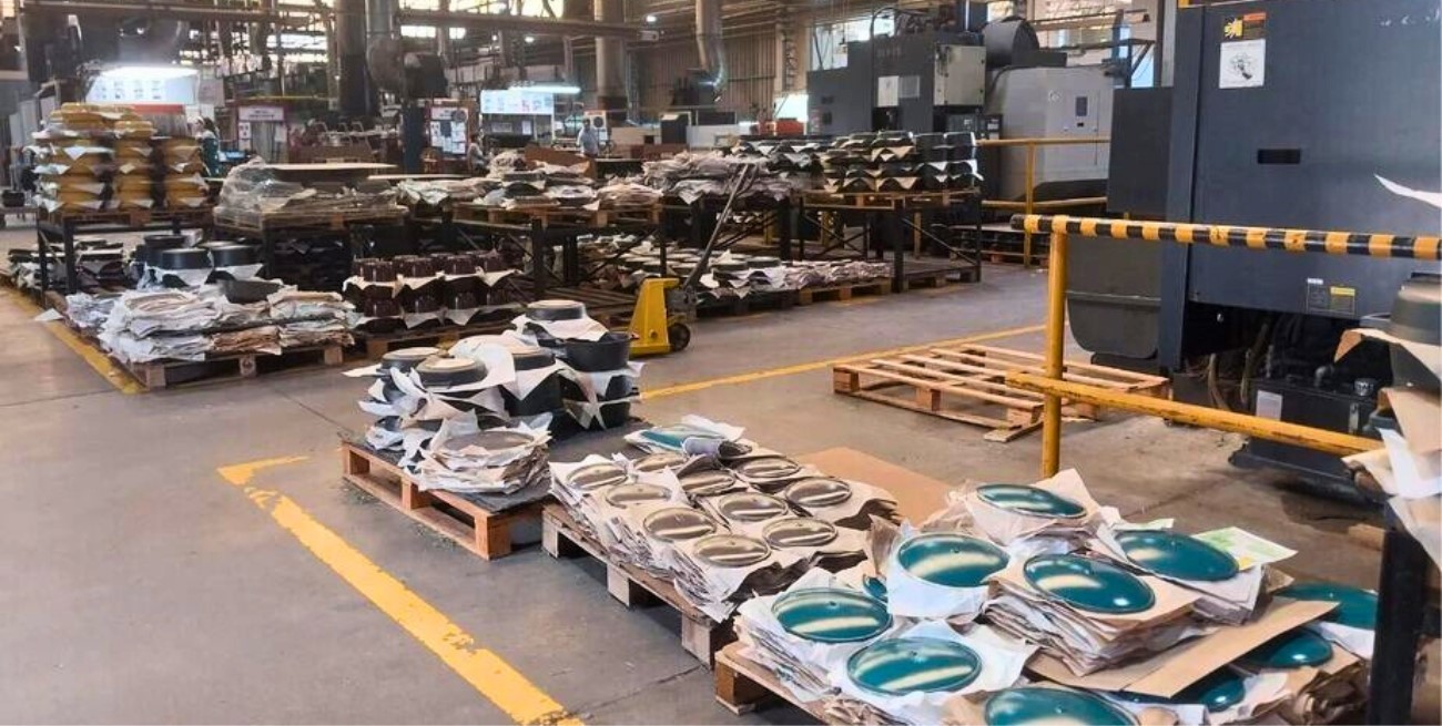 Essen negó sustitución por importaciones y ligó recortes a la caída de la demanda