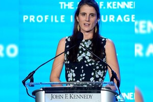 La nieta de JFK durante un evento familiar antes de iniciar su tratamiento.