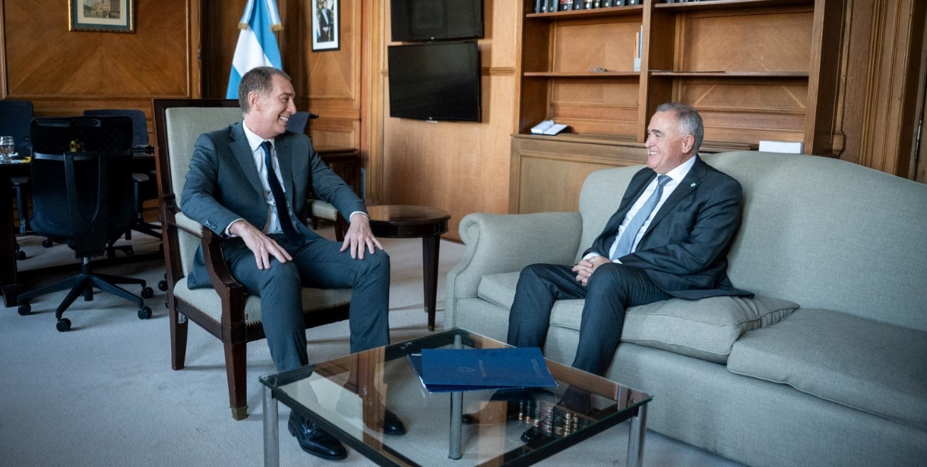 Santilli visita Misiones y busca cerrar la agenda con los 20 gobernadores 