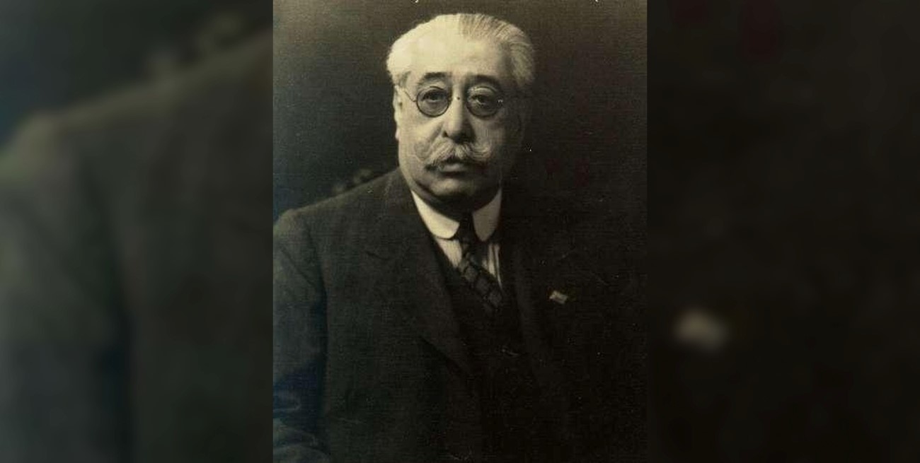 Clementino Paredes: entre la historia menuda y el anecdotario