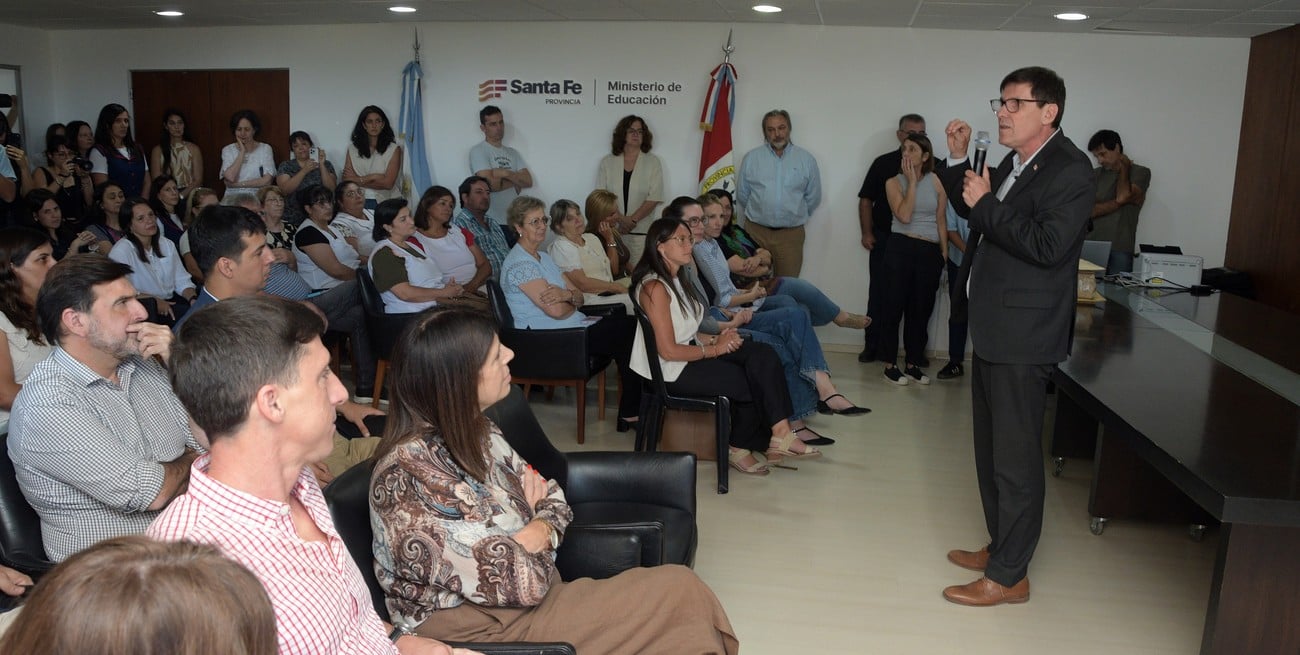 Con una inversión de $ 2.200 millones se licitaron 30 aulas para 18 escuelas de la ciudad de Santa Fe