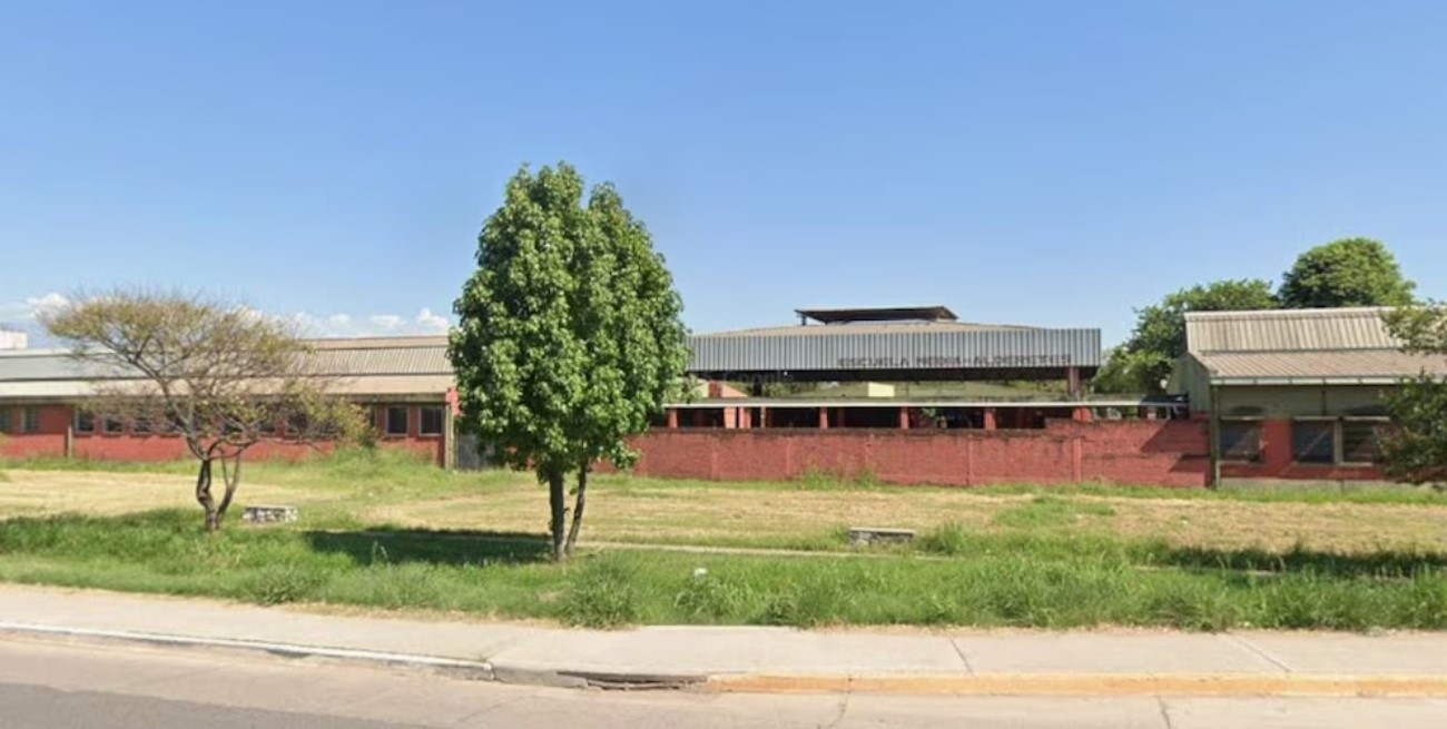 Un alumno de 13 años apuñaló a compañera dentro de un aula en Tucumán 