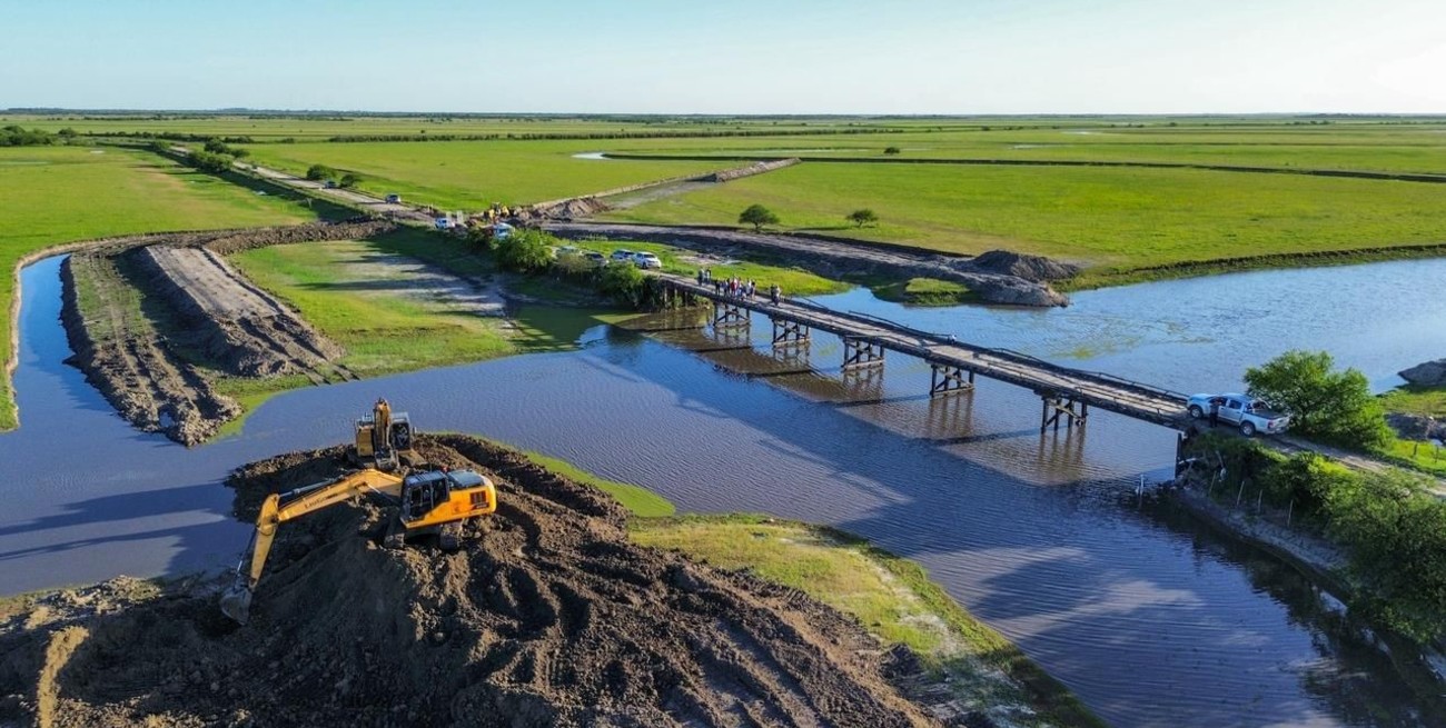 Obra clave para la producción rural: refuerzan el puente El Cántaro en el departamento San Javier