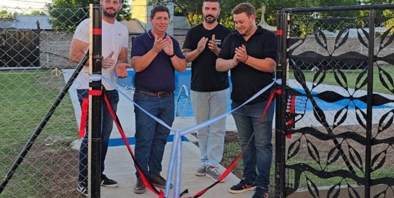 Pirola habilitó el natatorio número 15 del programa Deporte y Recreación junto a la Asociacion Deportiva Juventud