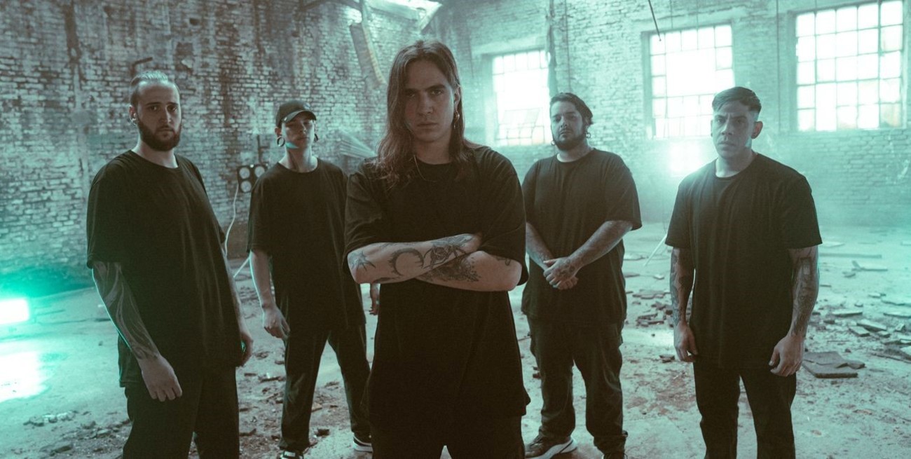 Nvlo llega a Tribus con un show que une poesía y liturgia metalera
