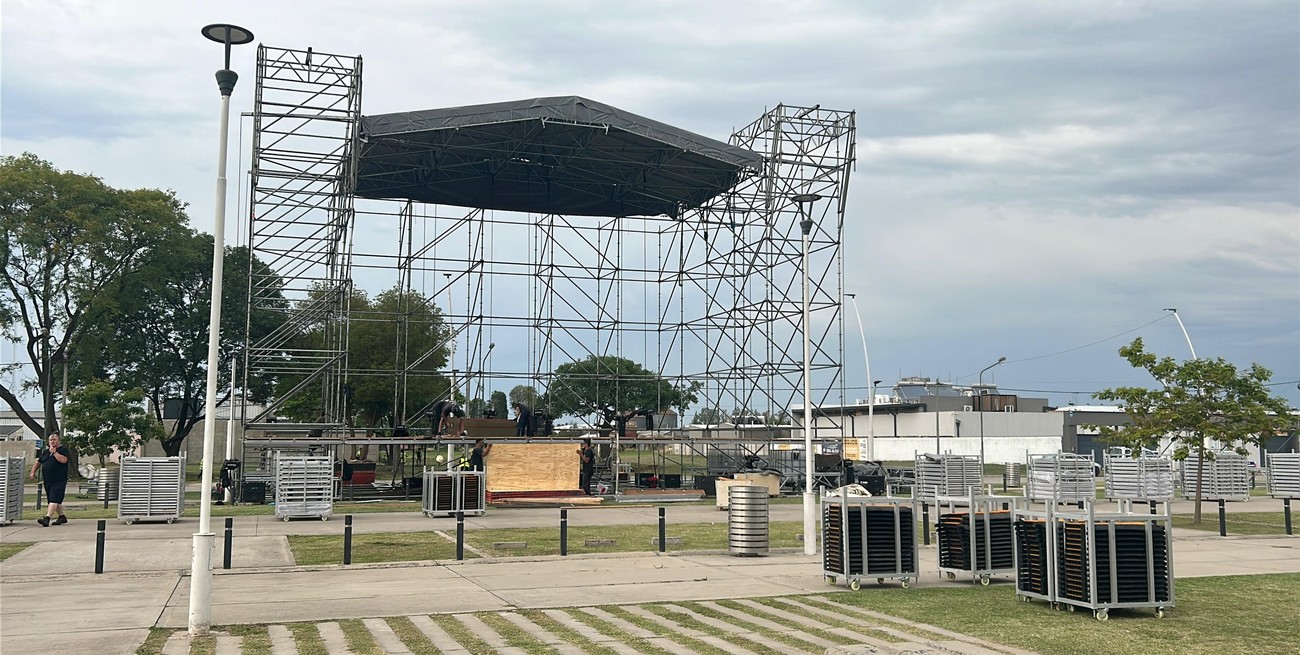 Avanzan los preparativos para la inauguración del Nuevo Hospital de Rafaela: montaron el escenario y ultiman detalles
