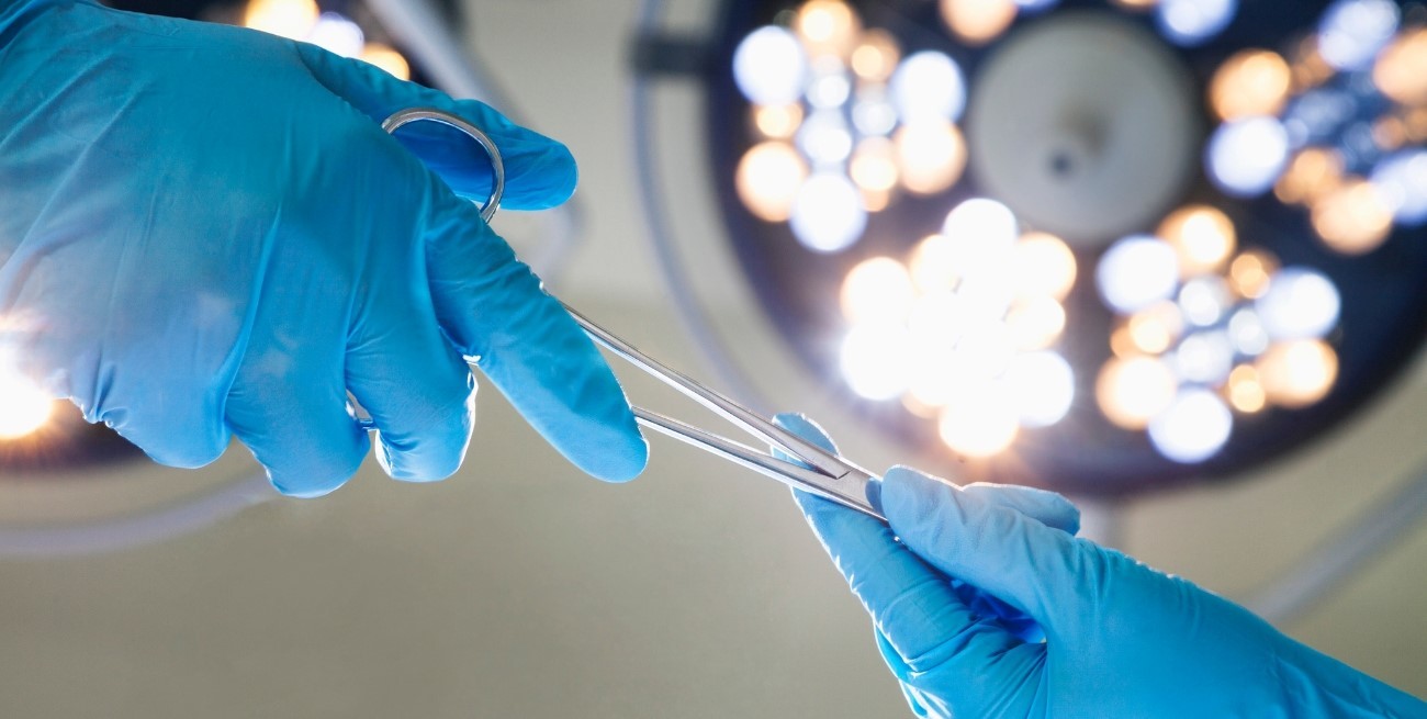 Un juez autorizó la cirugía urgente para un bebé pese a la negativa de sus padres que son Testigos de Jehová