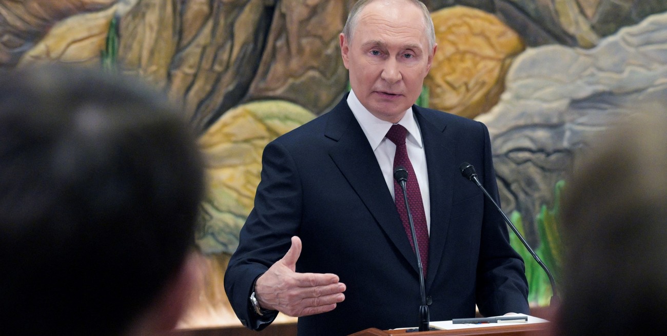 Putin exigió el repliegue ucraniano para cesar la guerra y advirtió que tomará el control “por la vía militar”