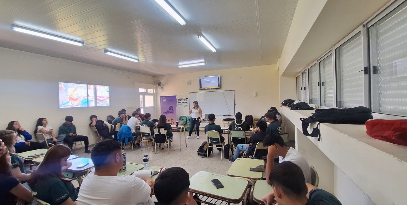 Grooming y violencia digital: ejes de una capacitación clave en San Agustín