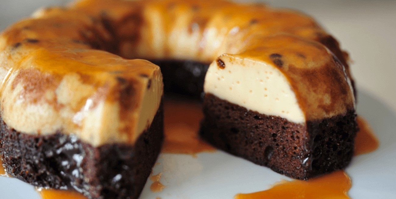 Cómo hacer el chocoflan paso a paso: la “torta imposible” que sale bien