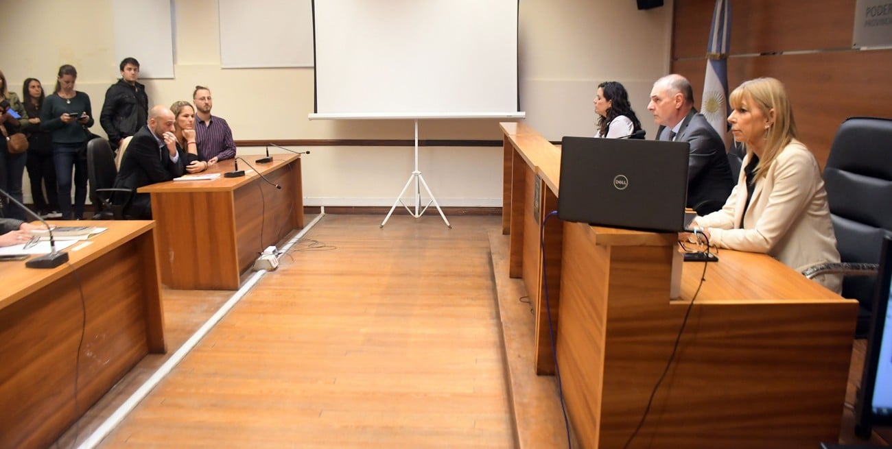 La Justicia confirmó la absolución para una mujer acusada de matar a su novio y quemar la casa