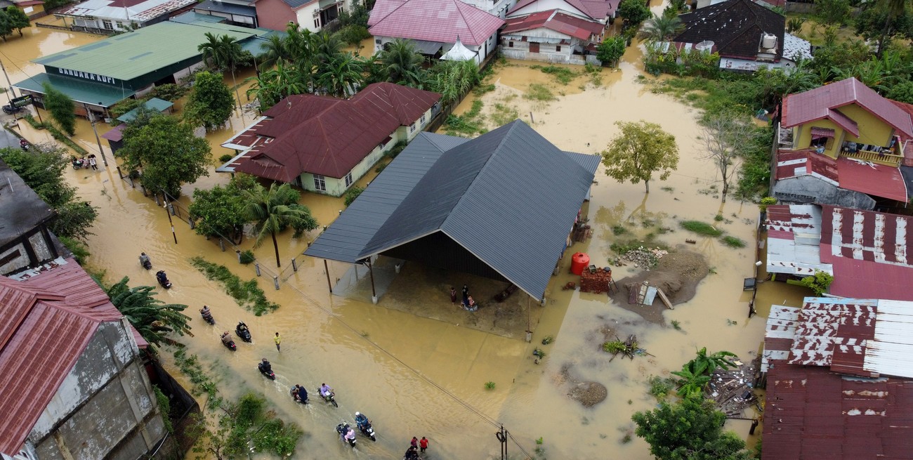 Lluvias torrenciales y deslizamientos causan casi 600 muertes en Asia