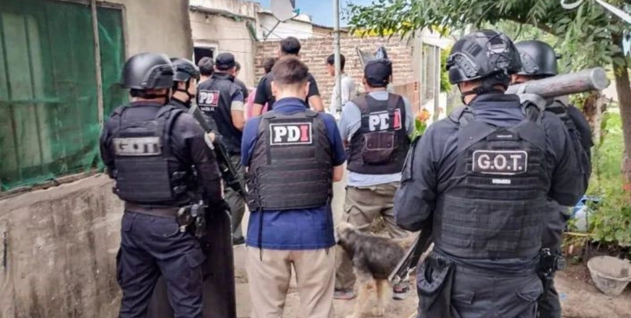 Reconquista: la PDI detuvo a un joven acusado de robos tras un allanamiento en Barrio Guadalupe Sur