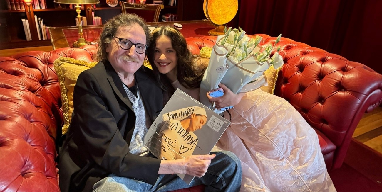 Rosalía visitó a Charly García y le dejó un regalo especial
