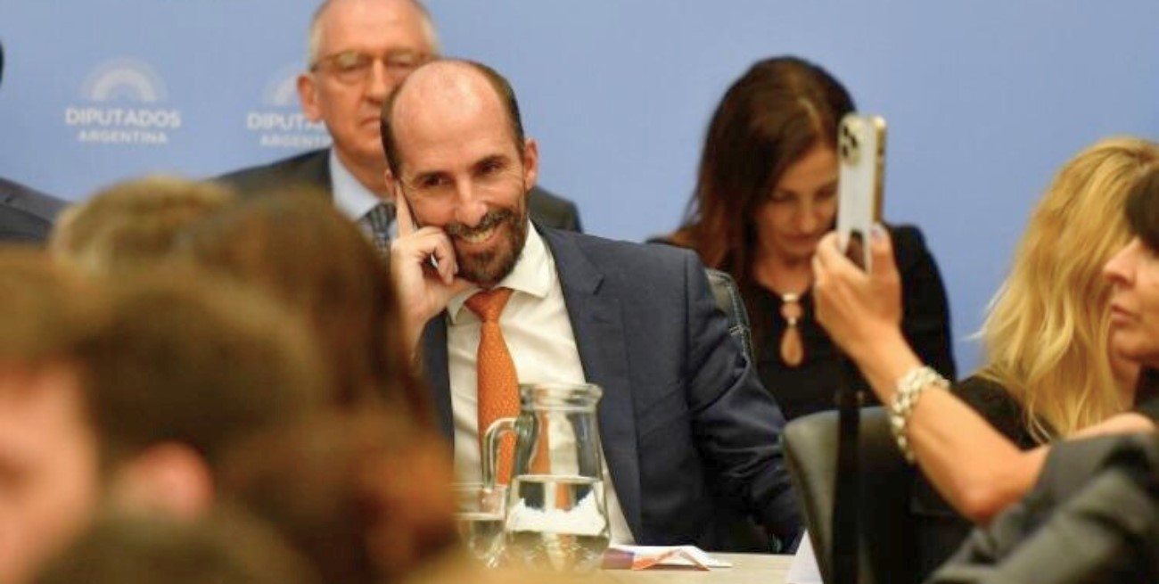 Adorni desplazó a Rolandi, segundo en la Jefatura de Gabinete