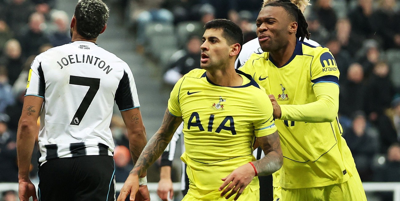 Cuti Romero salvó al Tottenham con dos golazos agónicos ante el Newcastle