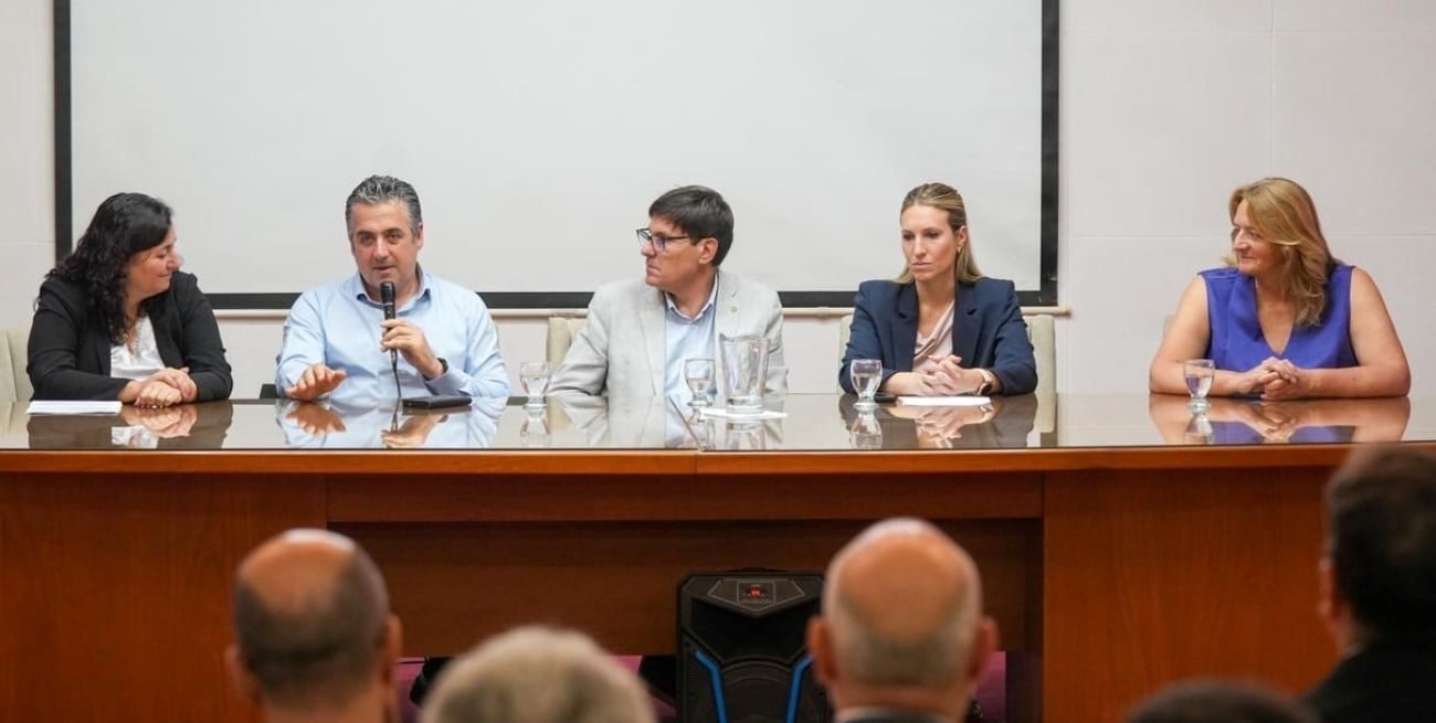 Santa Fe presentó el curso de formación para guardias urbanas y agentes locales de prevención