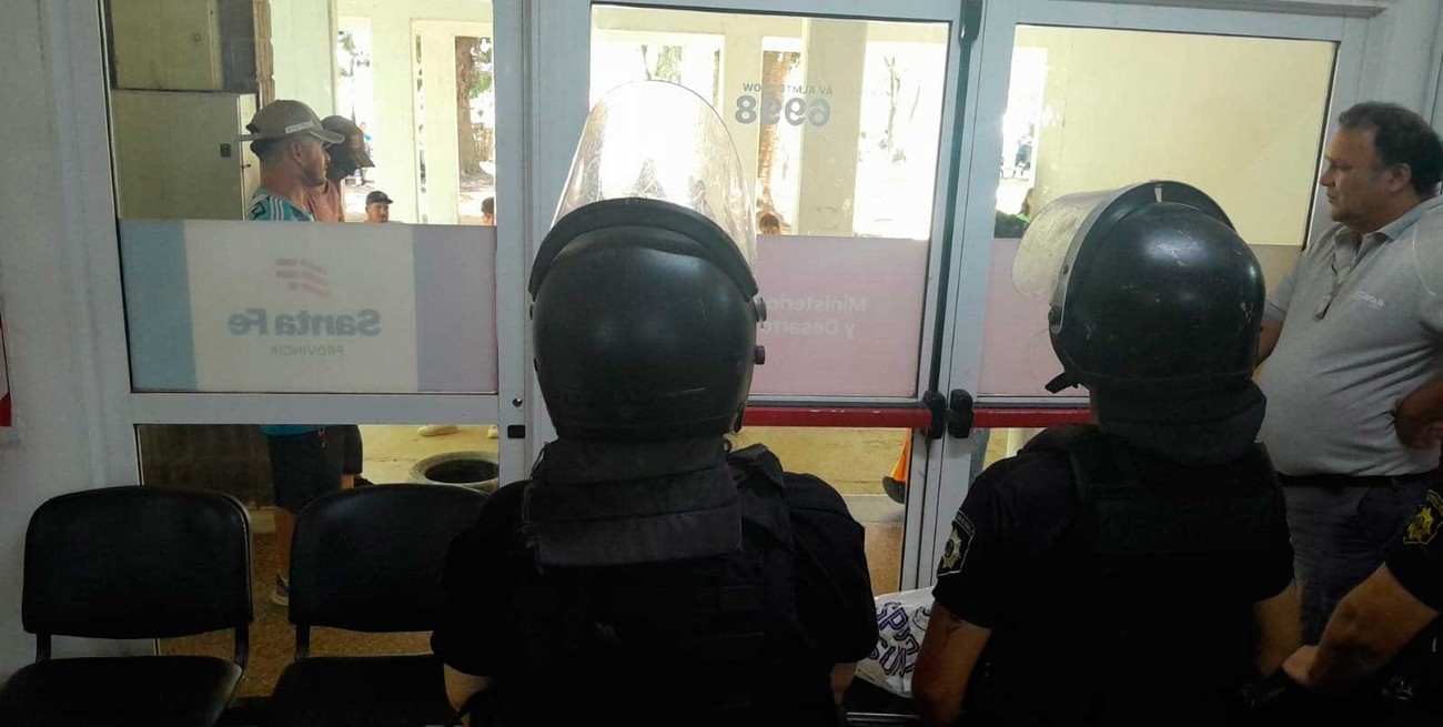 Manifestantes irrumpieron en el ministerio de Igualdad y Desarrollo Humano