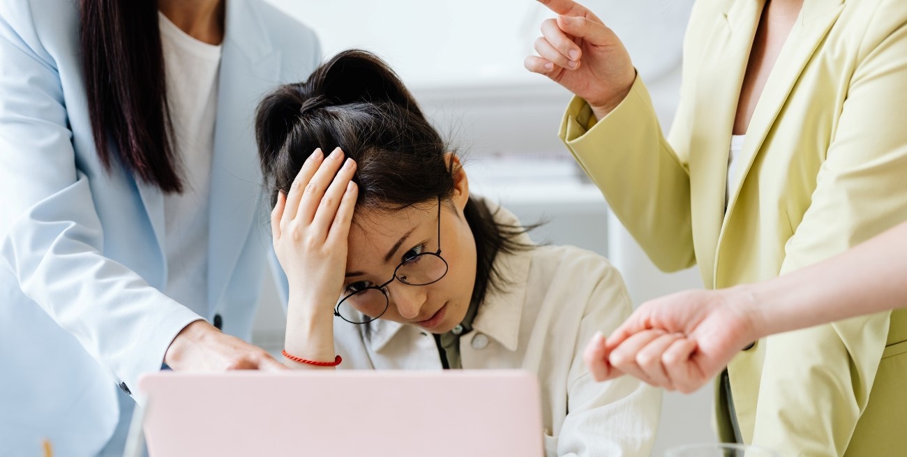 Callar para no pelear: qué hay detrás de esta conducta y cómo impacta en los vínculos