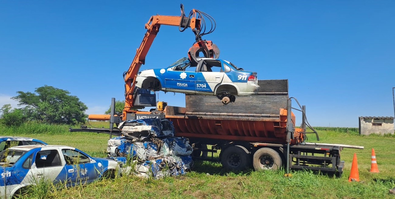 San Justo inicia la compactación de vehículos abandonados en depósitos policiales