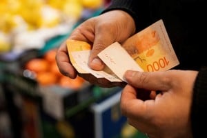 "El 50 % de la población tiene actividades laborales dentro del sector informal o precario con ingresos que, en términos generales, son más bajos que los registrados", advierte la UCA. Foto: Archivo
