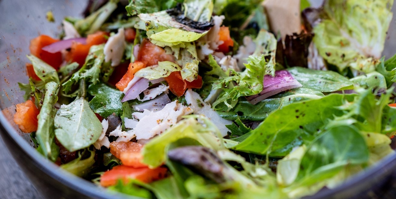 Por qué las verduras de hoja verde deben formar parte de la dieta diaria