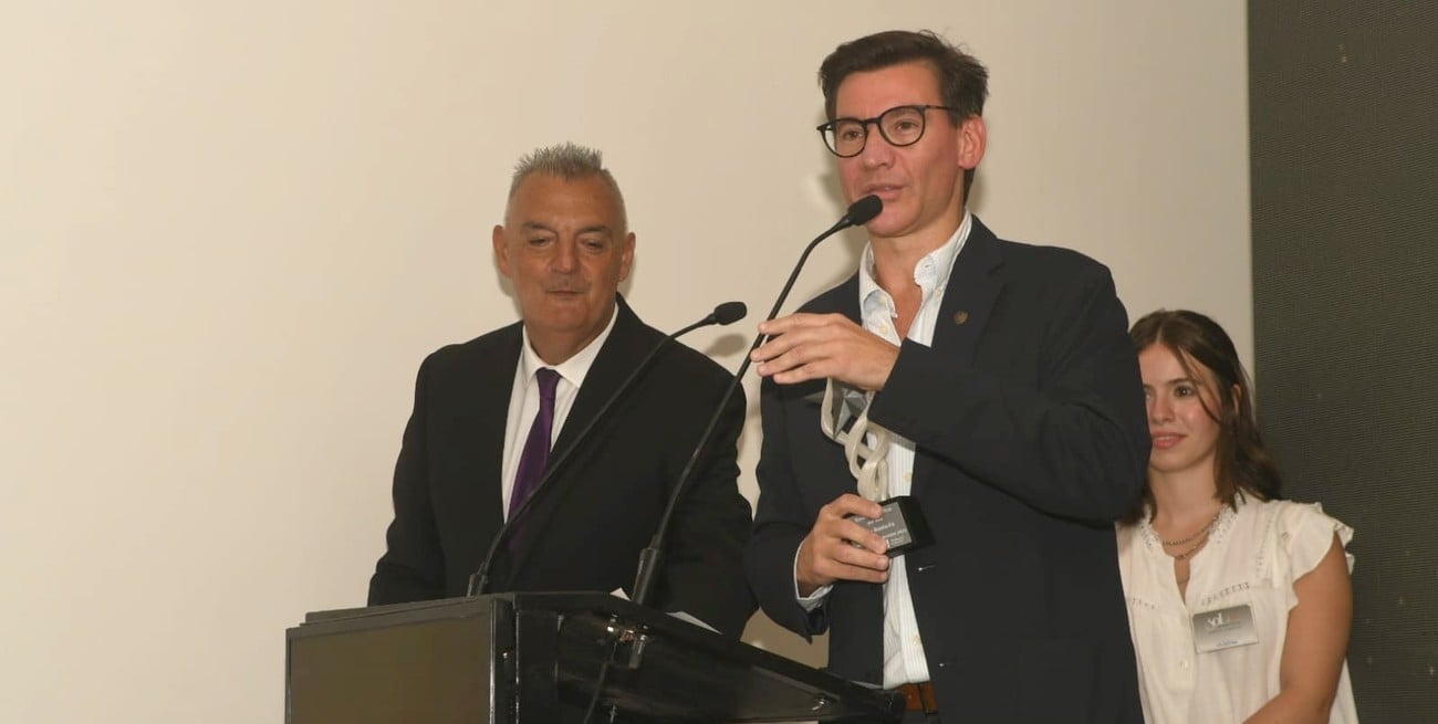 Daniel Di Lena recibió el MICE Awards por Copa Santa Fe y resaltó la importancia de continuar con esta política deportiva