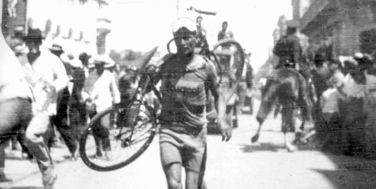 A 100 años de la Rosario–Santa Fe: la epopeya ciclística que unió camino, historia y leyenda