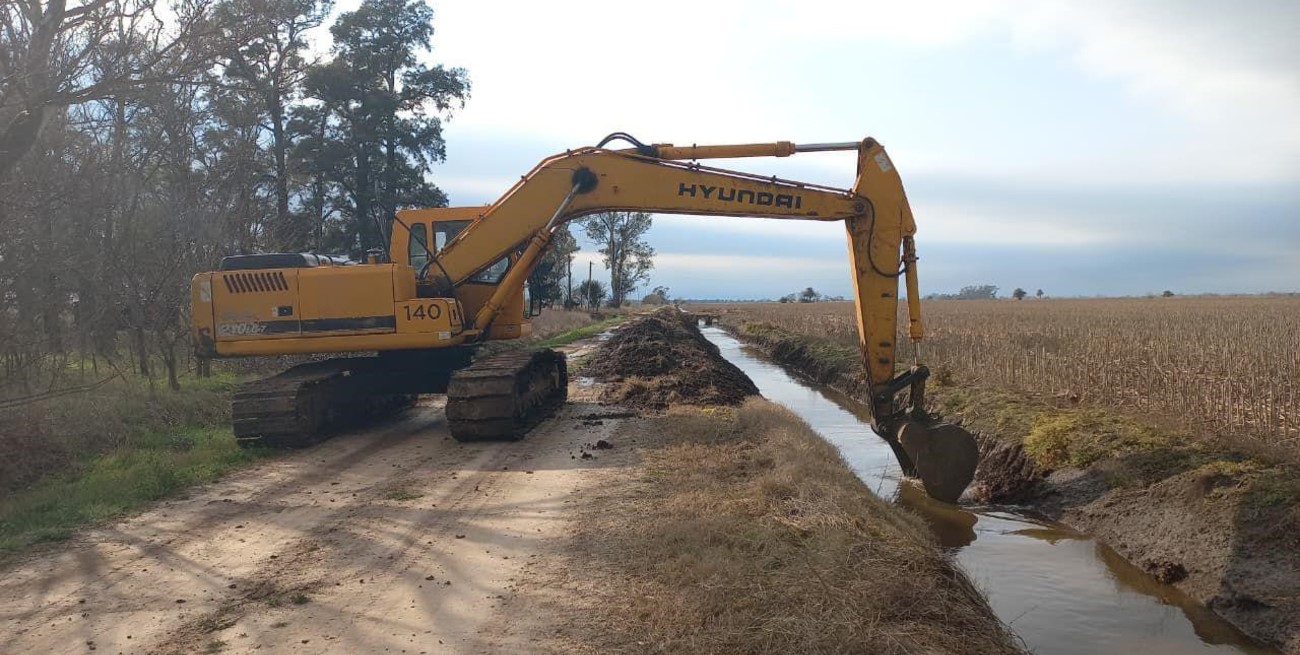 De Villa Ocampo a Melincué: Provincia refuerza las tareas en canales prioritarios con ocho nuevos equipos