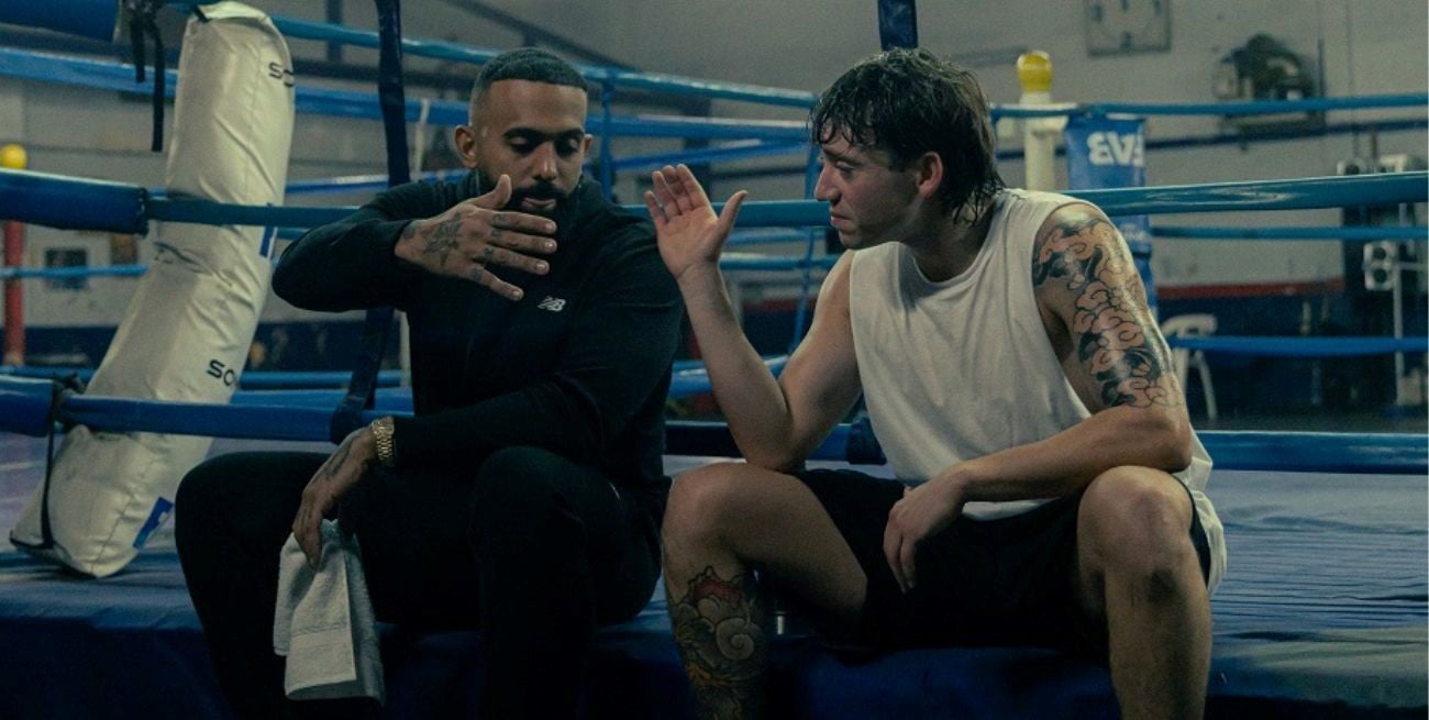 Paulo Londra lanza "1%" junto a Eladio Carrión con un video filmado en la Federación Argentina de Box