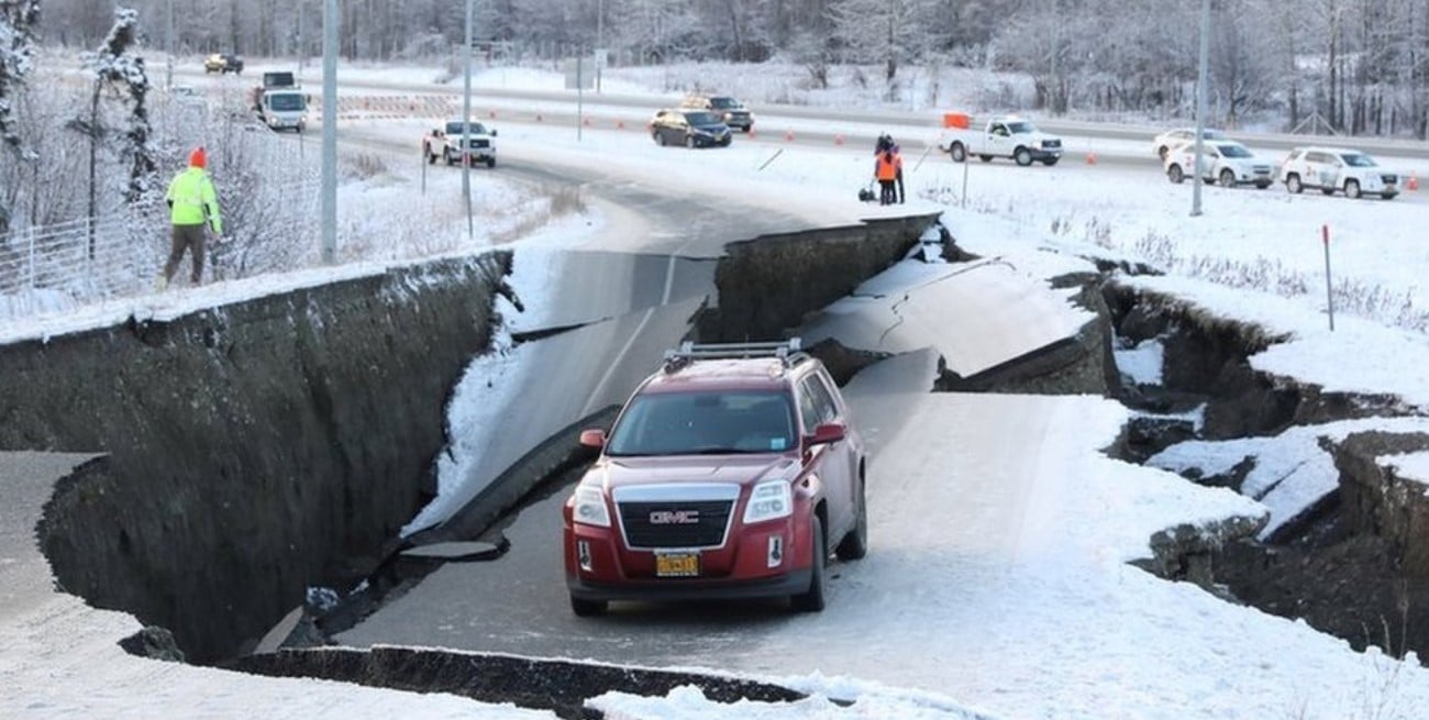 Un sismo de magnitud 7 sacudió zonas remotas entre Alaska y Canadá