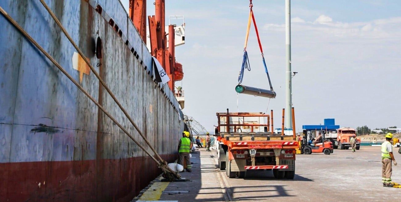 Diez mil toneladas de caños "made in China" para el GNL que exportará la Argentina