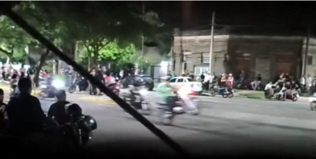 Siguen las picadas en Av. Galicia y vecinos piden más controles