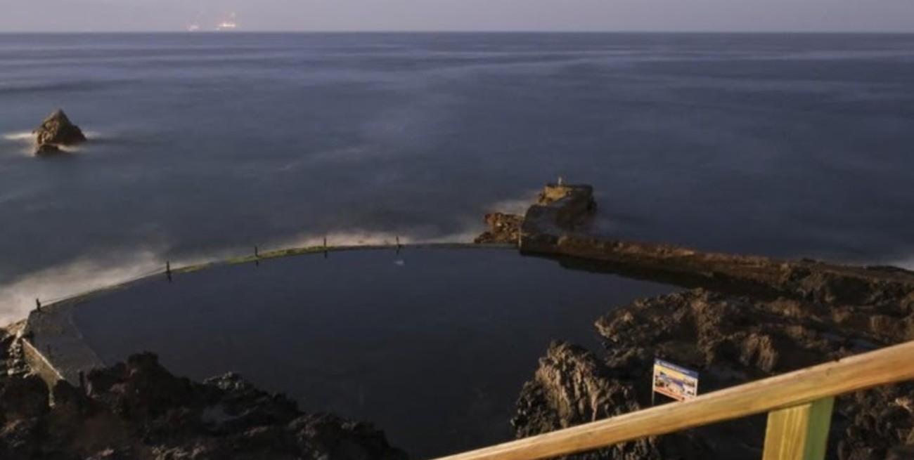Tragedia en Canarias: una ola gigante arrasa una piscina natural y deja cuatro muertos y un desaparecido