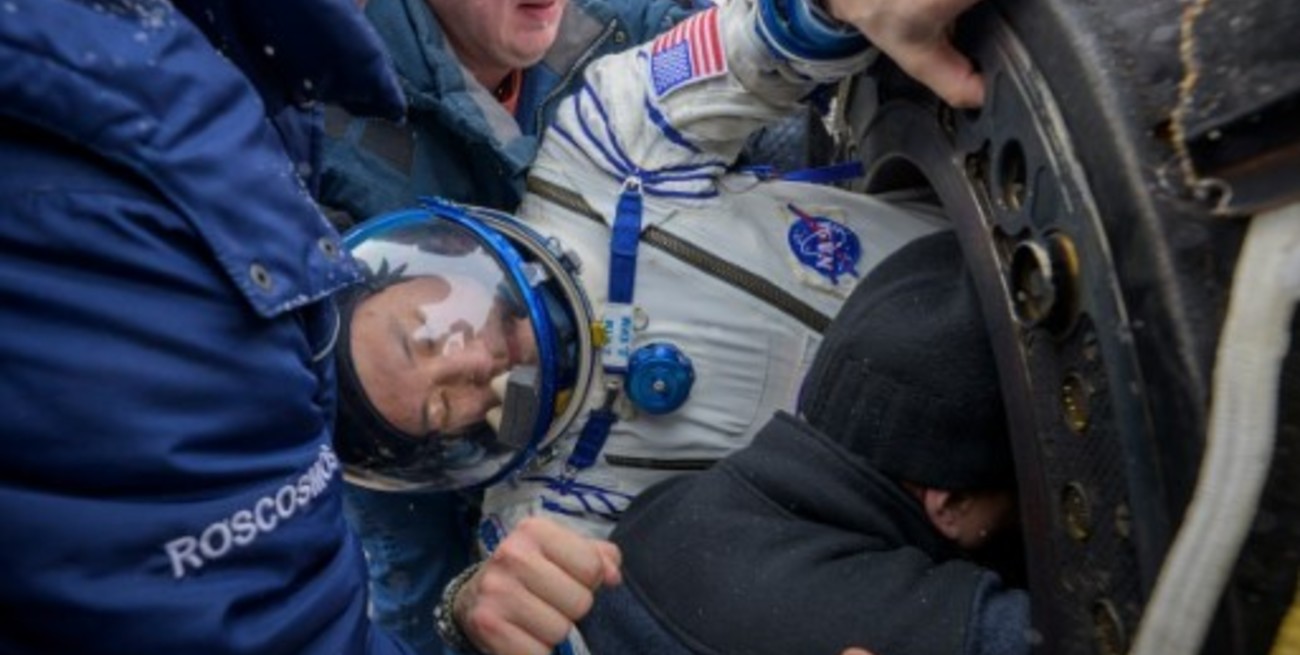 Tras ocho meses en el espacio, un astronauta y dos cosmonautas volvieron a la Tierra este martes
