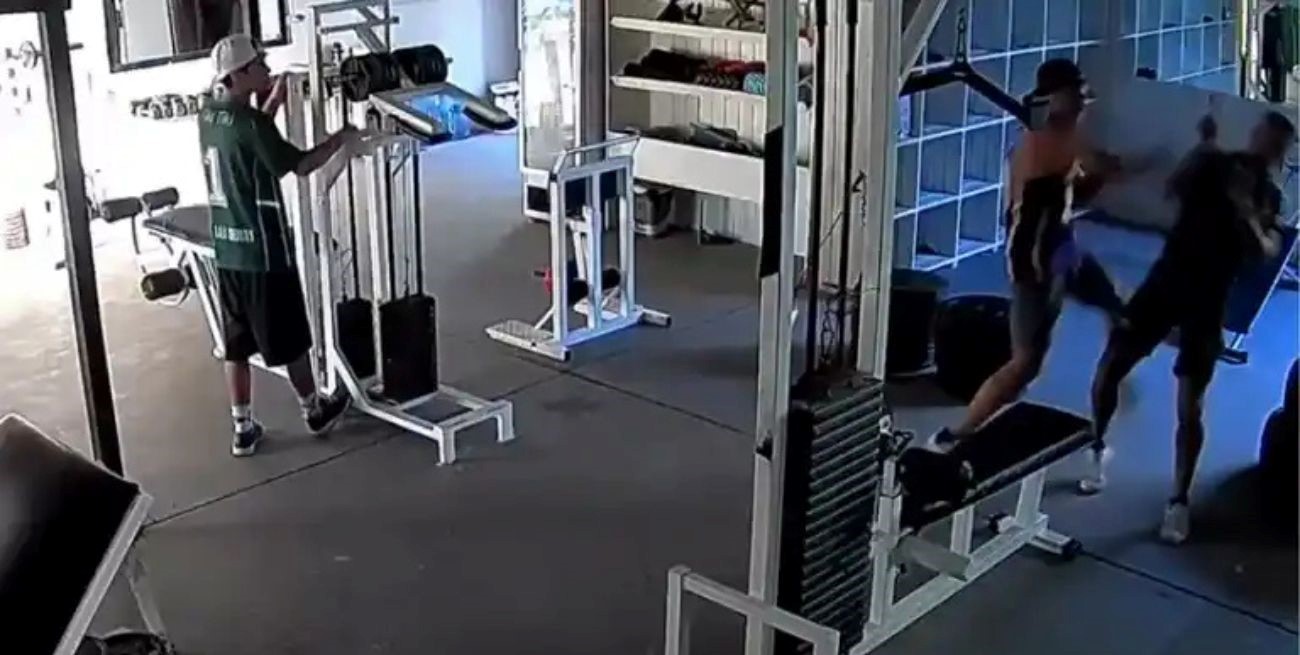 “Parate, dale, parate”: lo provocó en el gimnasio y en medio de la discusión lo dejó inconsciente de una piña