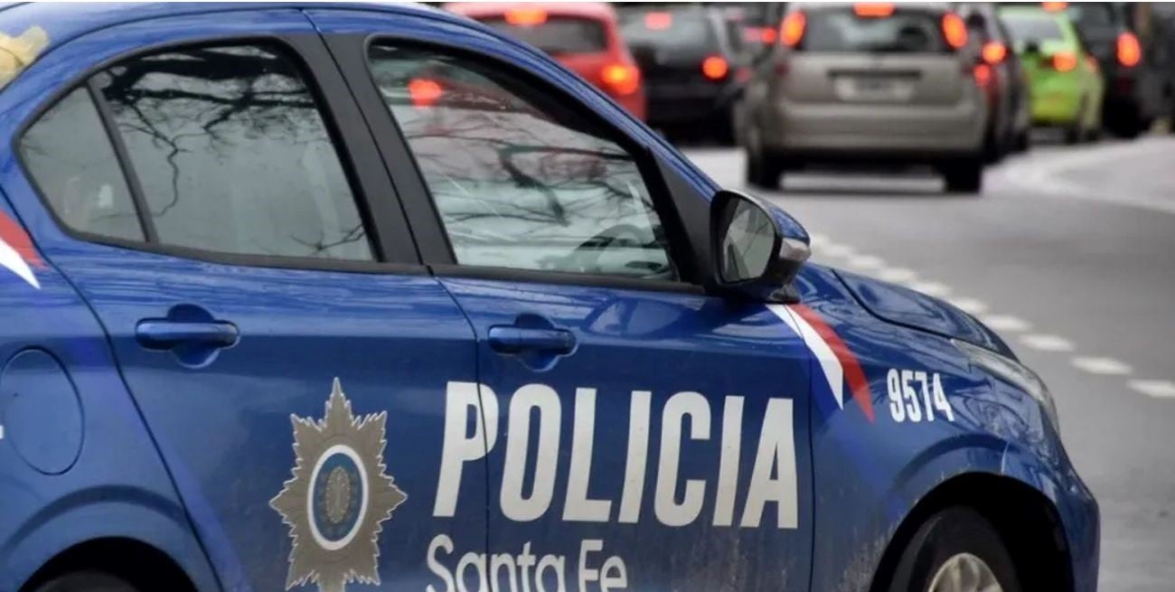 Un jefe policial sacó su arma y amenazó a un automovilista; terminó detenido