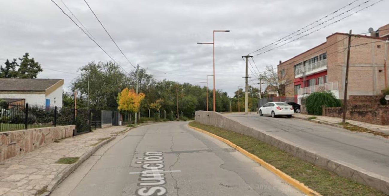 Una adolescente saltó de una camioneta en movimiento tras una discusión con su novio