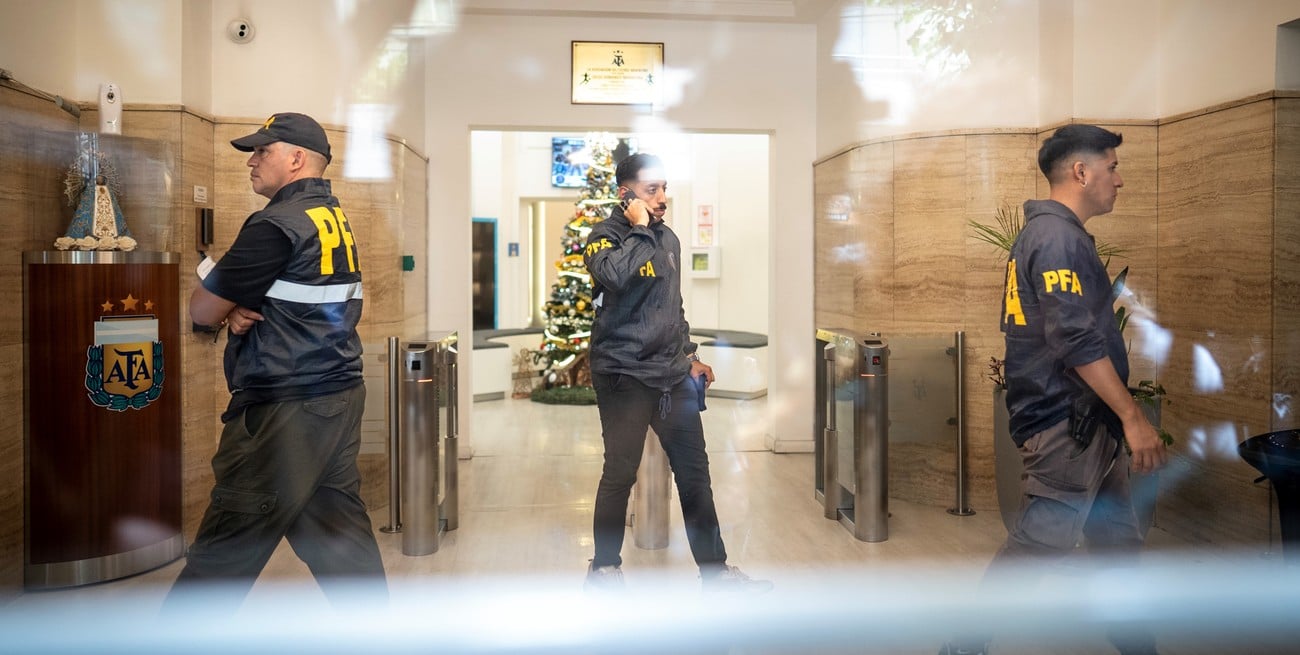 Nuevos allanamientos por presunto lavado dinero que complican a 18 clubes del fútbol argentino