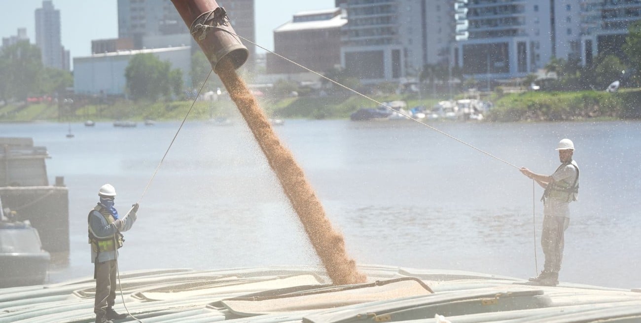 El Puerto de Santa Fe embarca 5.000 toneladas de trigo y consolida su rol logístico