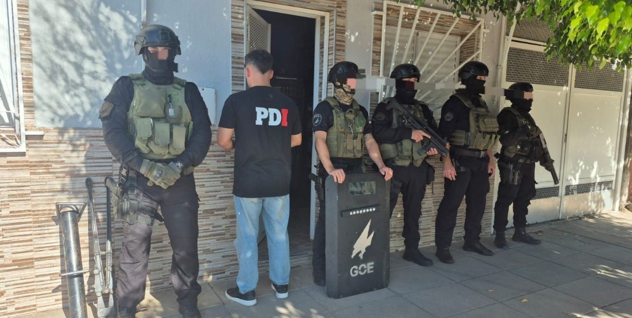 La PDI detuvo a dos personas por un robo de 80.000 USD en la ciudad de Santa Fe