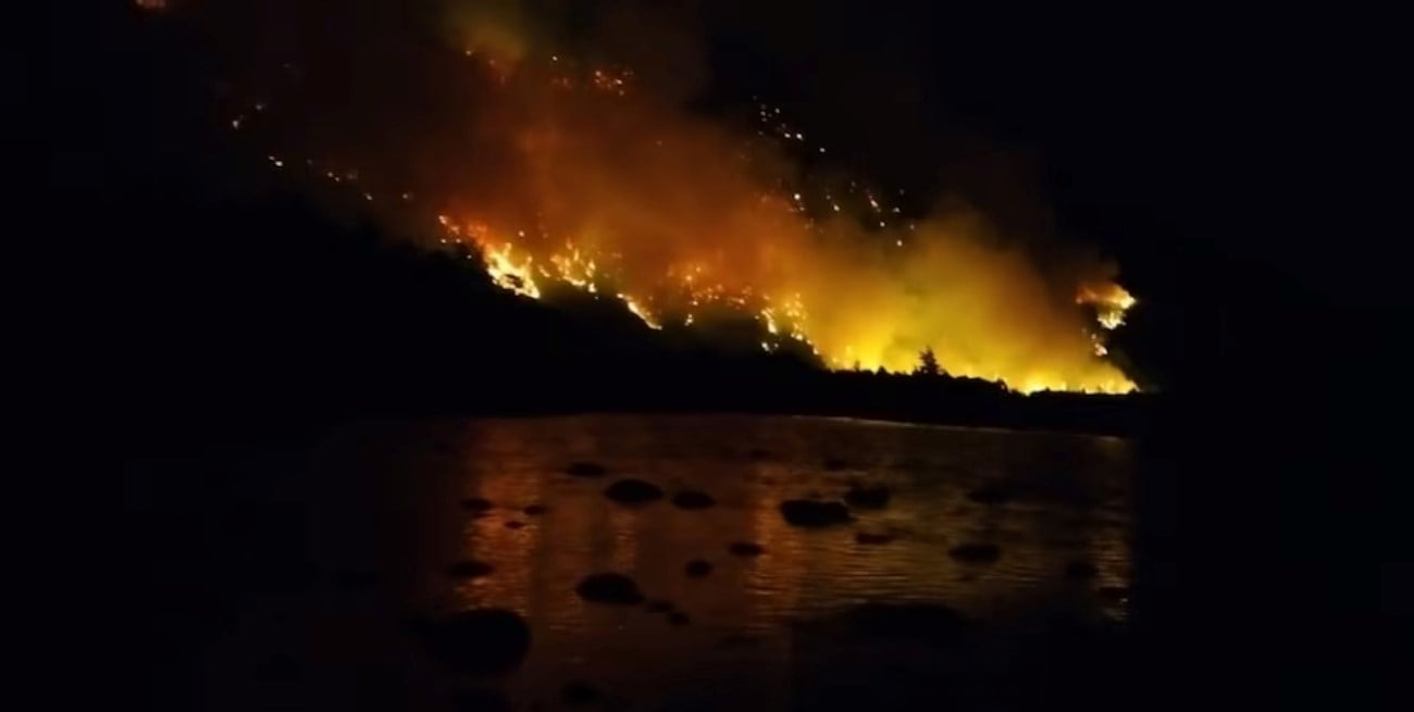 Incendio en El Turbio: más de 3.000 hectáreas afectadas y operativo crítico en Chubut